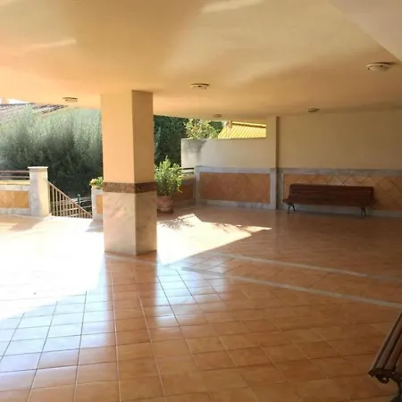 Lovely, Sunny, Seaview With Wifi Apartment