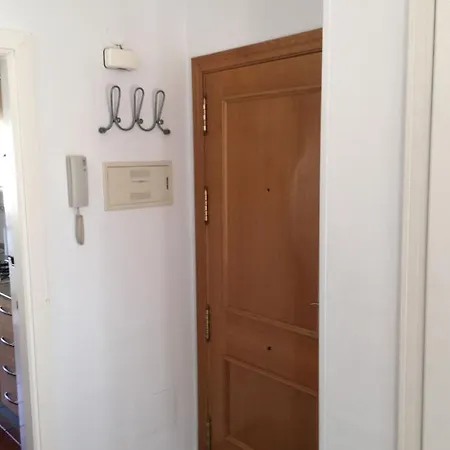 Lovely, Sunny, Seaview With Wifi Apartment